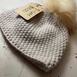 Pom Pom Baby Hat